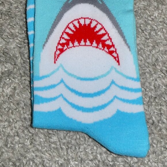 BRAND NEW TWO LEFT FEET SOCKS - SMALL FEET WOMENS 5.5-9.5, MENS 5-8 - SHARK - Picture 2 of 2
